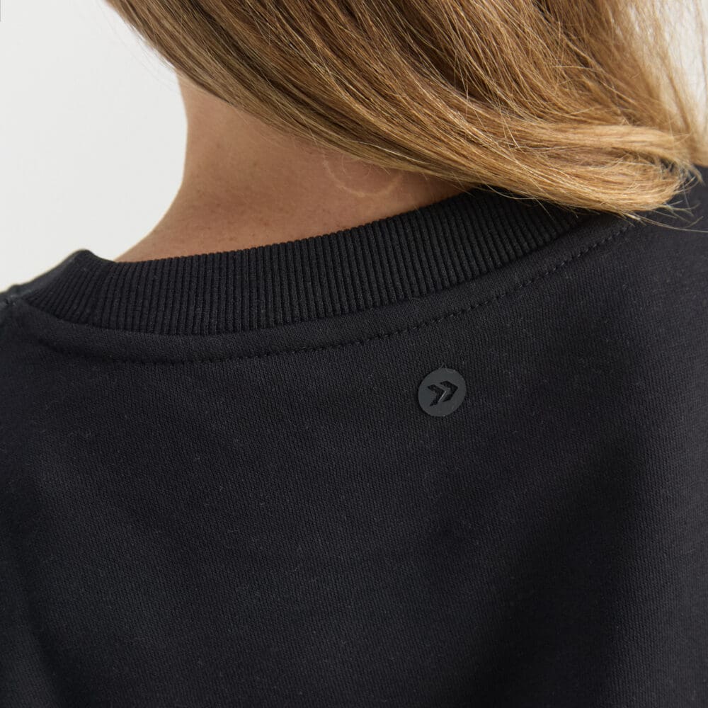buzo cropped mantra - Imagen 3